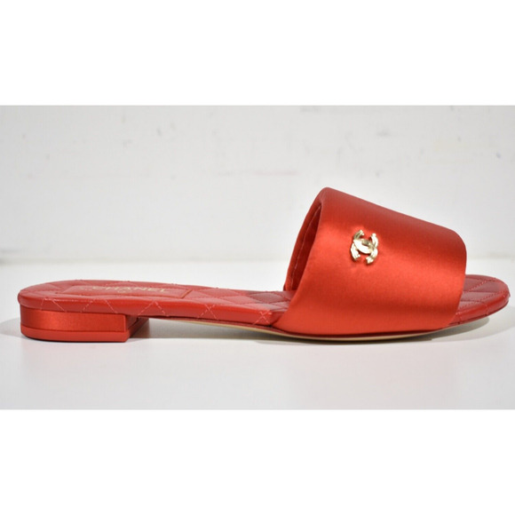 Chanel 22P Red Satin CC Gold Logo Quilted Leather Slide Mule Sandal Flop Flat 38 - Picture 4 of 12
